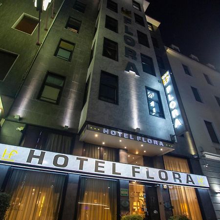 Hotel Flora Milano Esterno foto