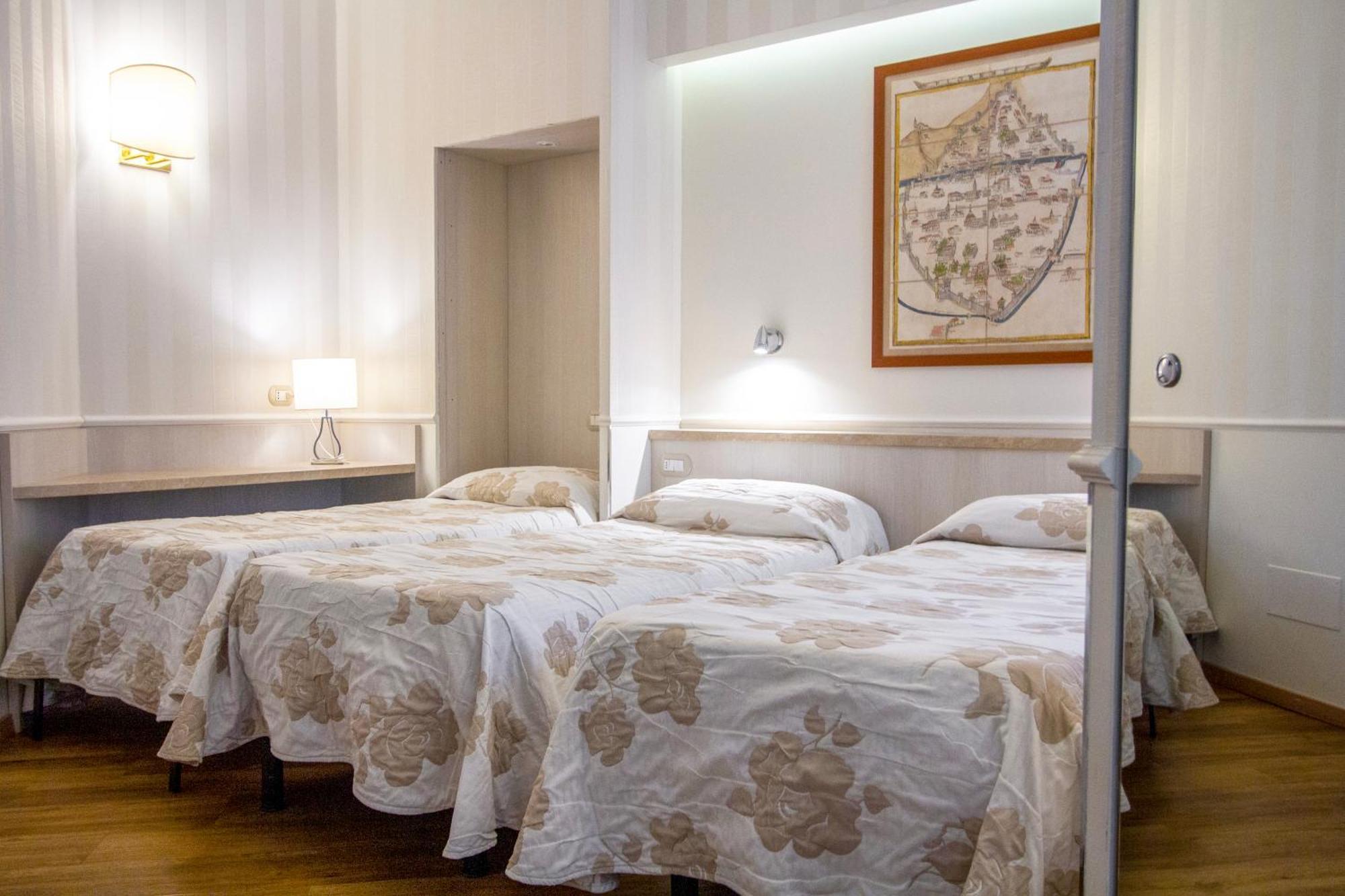 Hotel Flora Milano Esterno foto