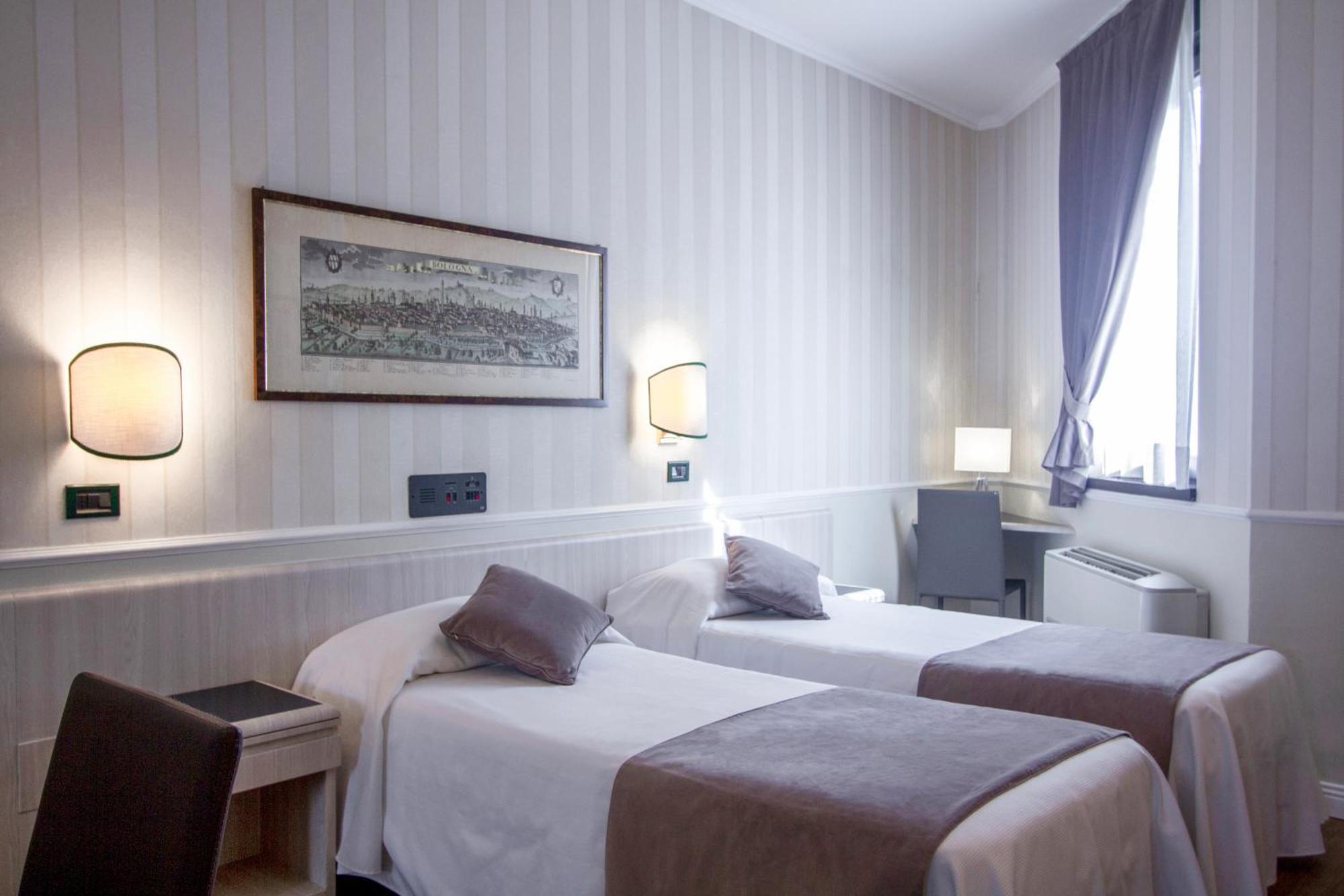 Hotel Flora Milano Esterno foto