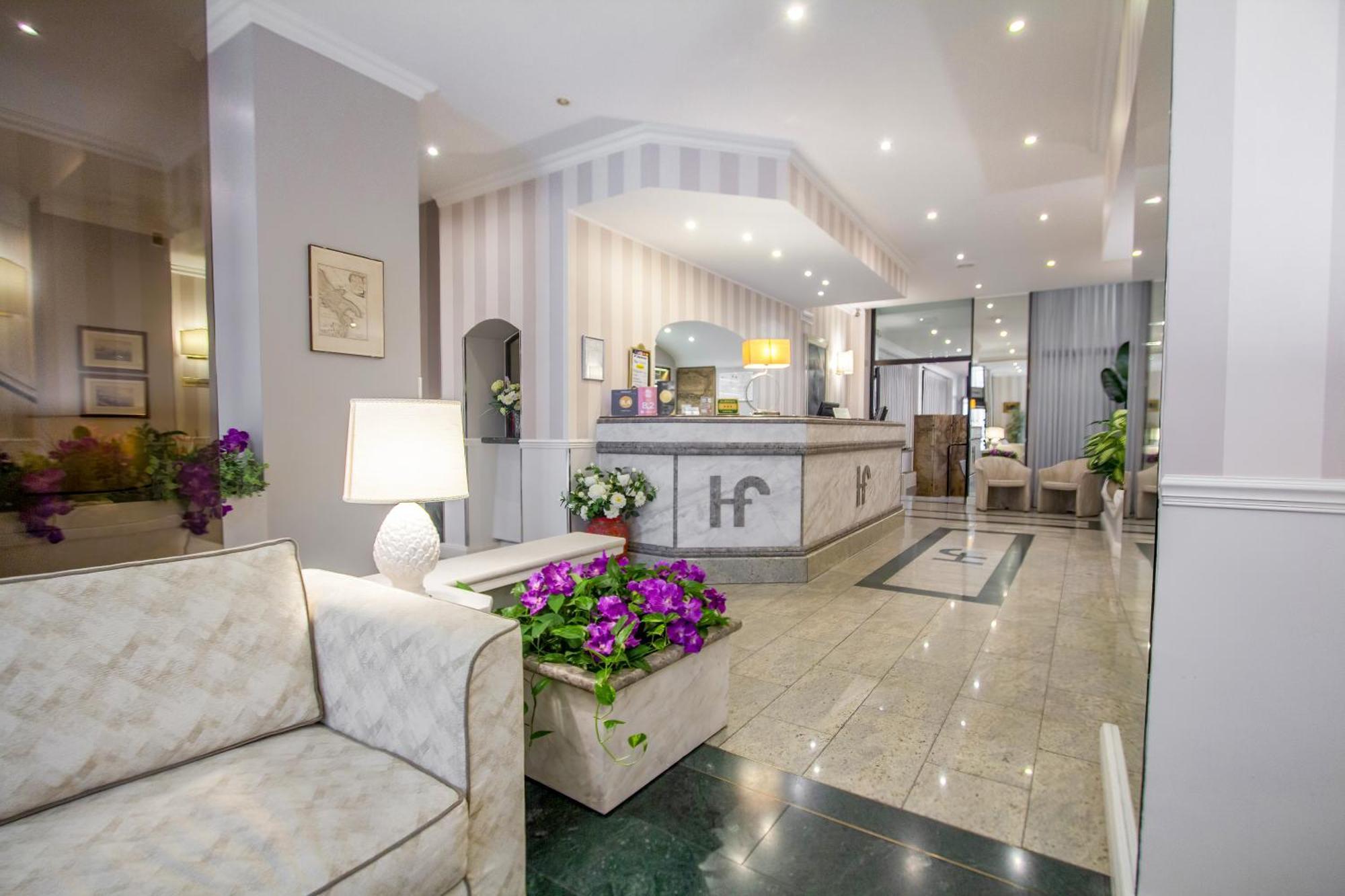 Hotel Flora Milano Esterno foto