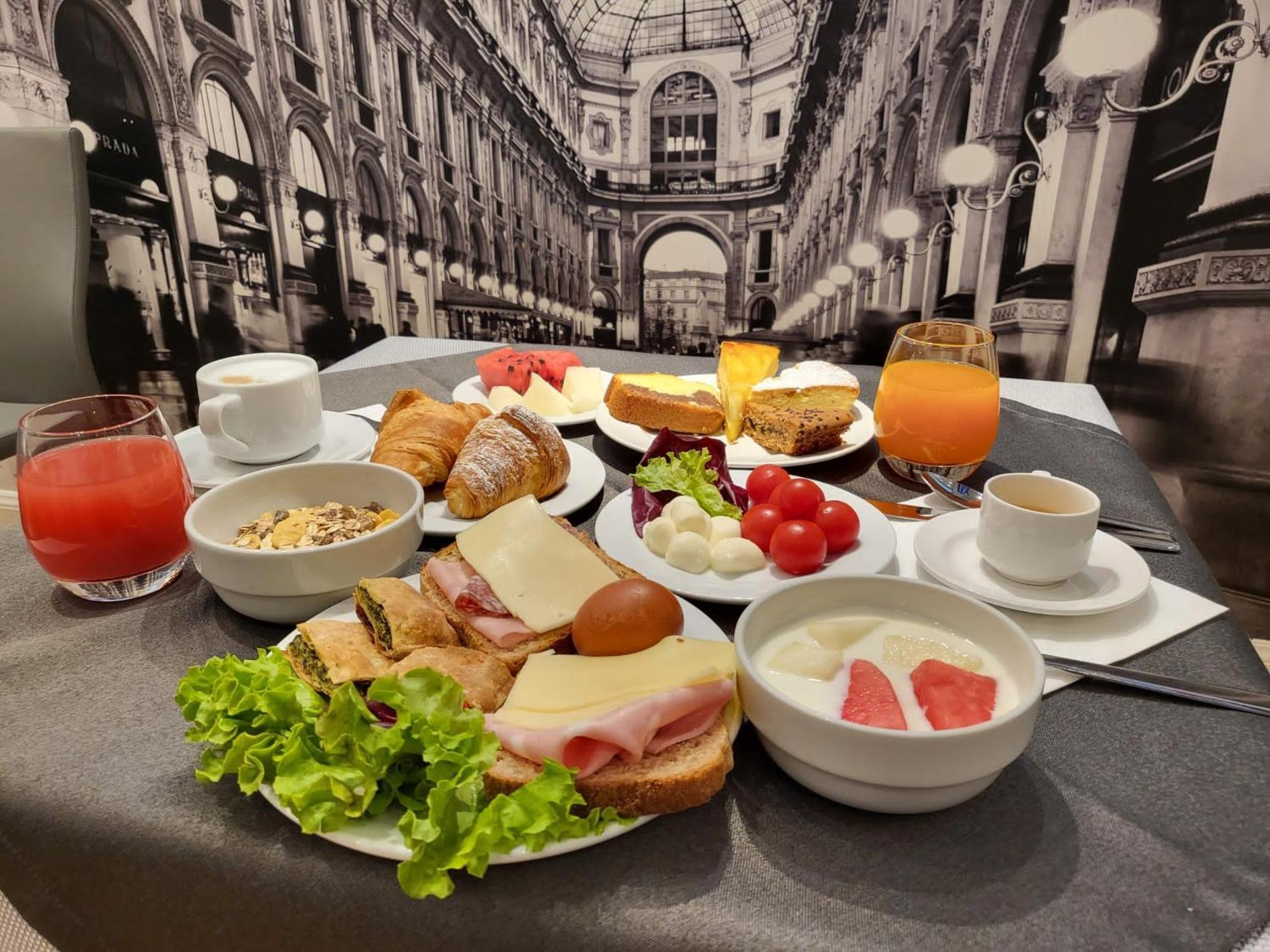 Hotel Flora Milano Esterno foto