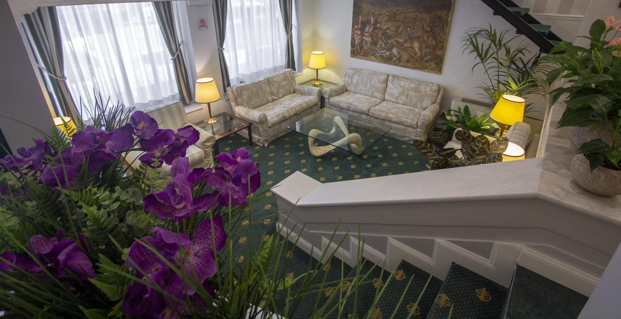 Hotel Flora Milano Esterno foto