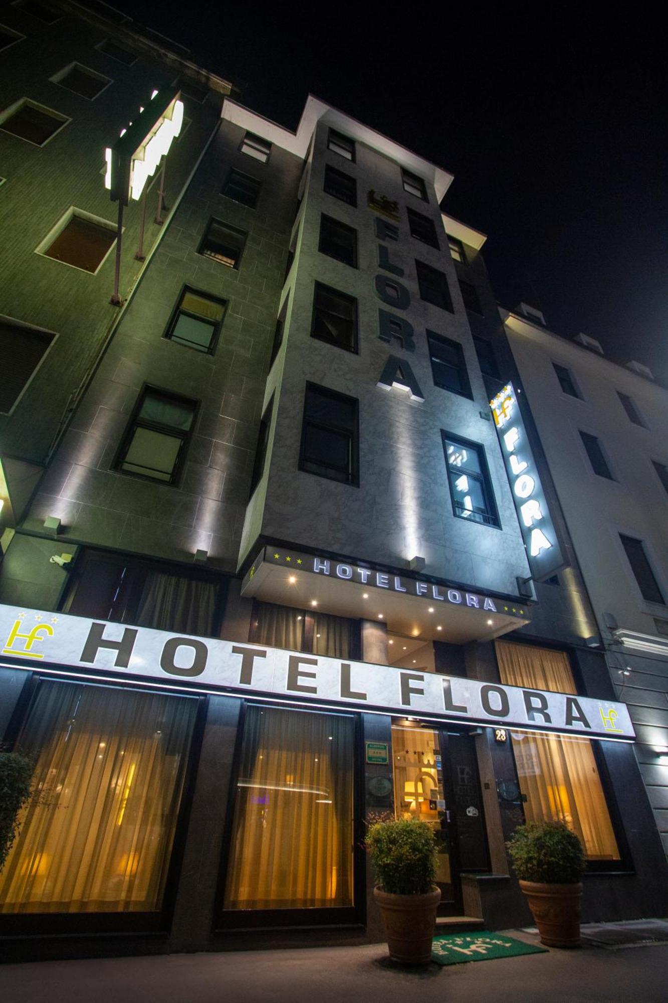 Hotel Flora Milano Esterno foto